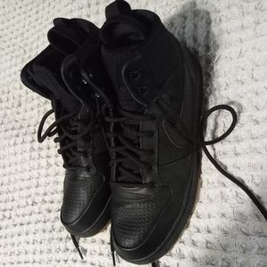 Nike Ebernon Mid Winter Black Gum. AQ8754-001